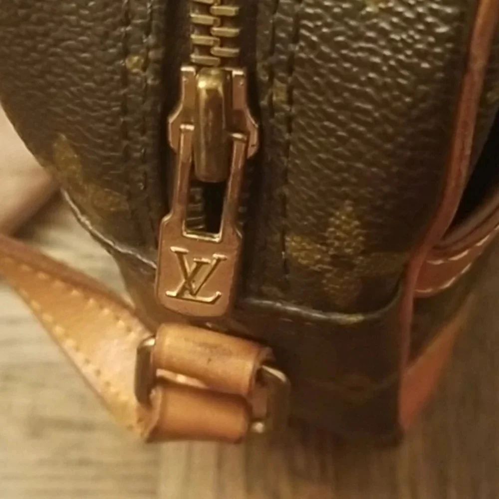 Louis Vuitton Monogram Trocadero Crossbody Bag - Picture 6 of 16